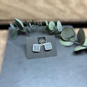 Boucles d'oreilles clou carré noir et blanc
