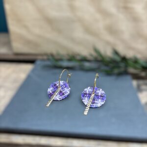 Créoles bâton violet support doré