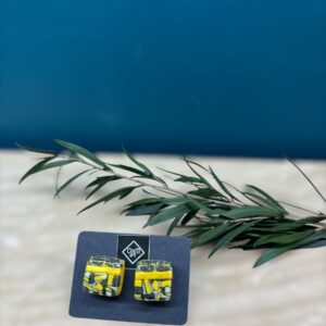 Boucles d'oreilles grand carré jaune moutarde